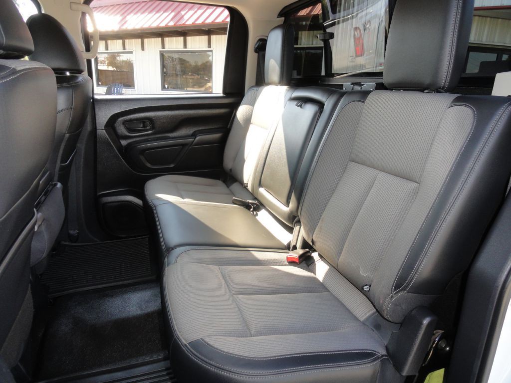 2019 Nissan Titan Image 10