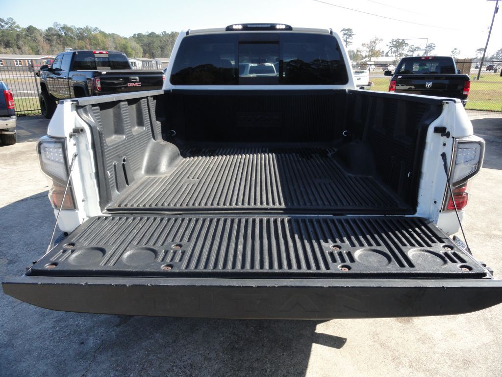 2019 Nissan Titan Image 13