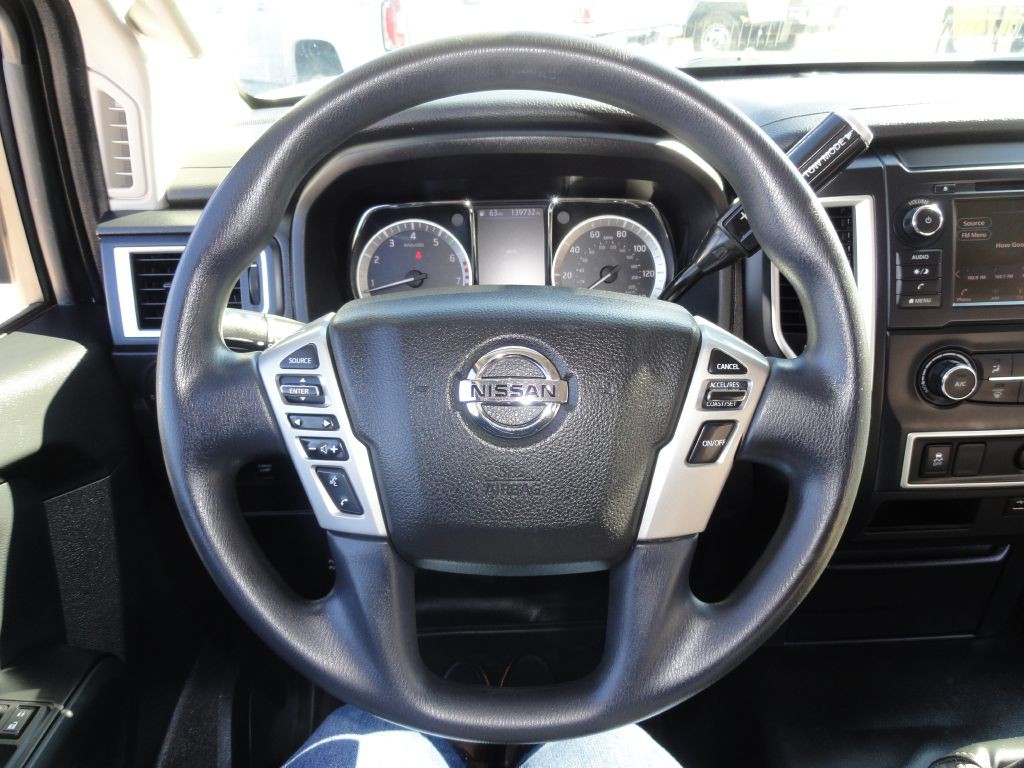 2019 Nissan Titan Image 17