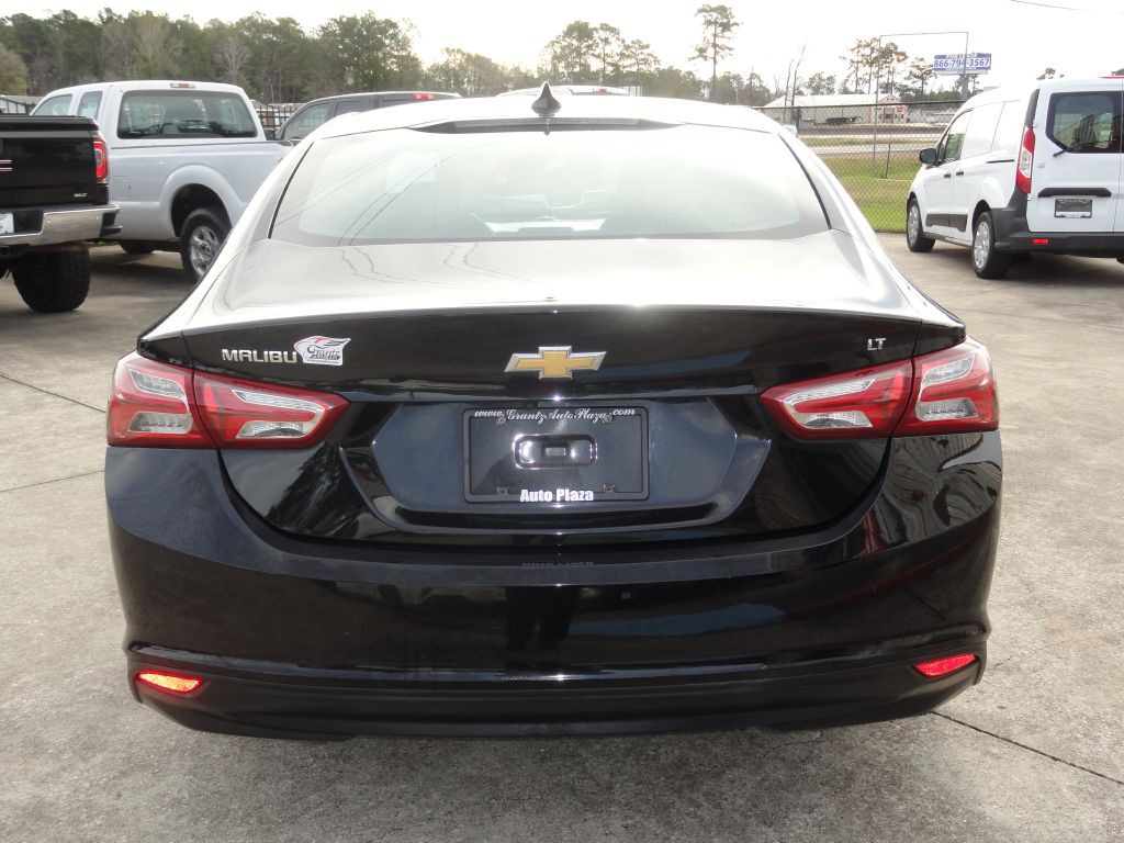 2021 Chevrolet Malibu Image 4