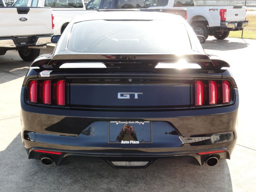 2017 Ford Mustang Image 4