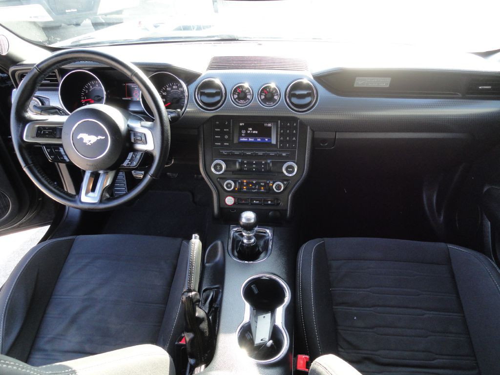 2017 Ford Mustang Image 6