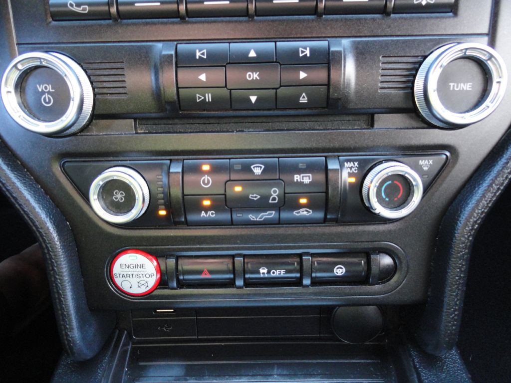 2017 Ford Mustang Image 13