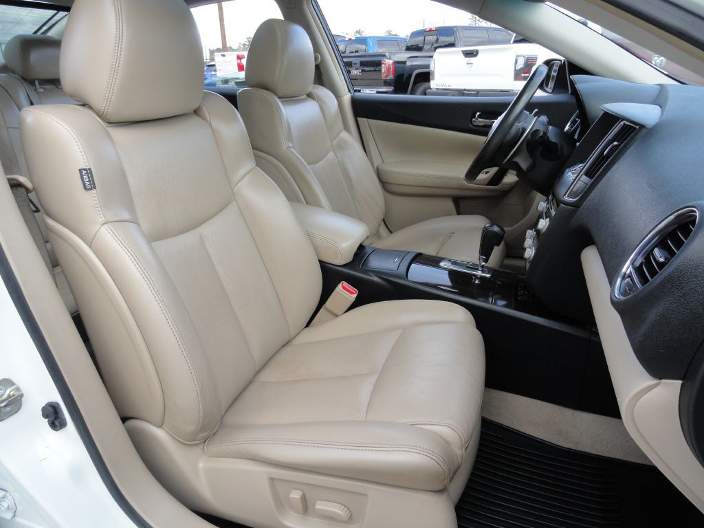 2014 Nissan Maxima Image 8