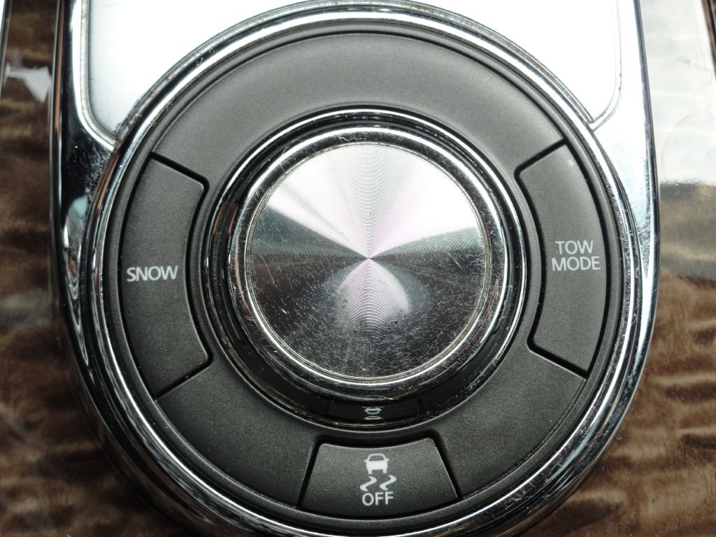 2019 Nissan Armada Image 27