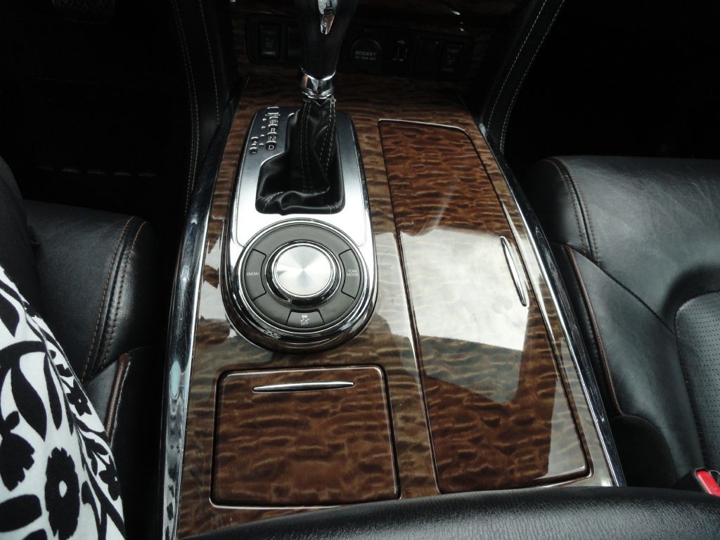 2019 Nissan Armada Image 38