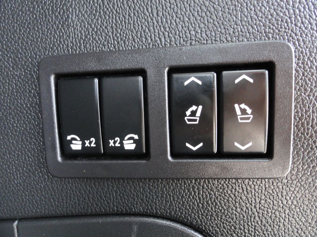 2018 GMC Yukon Image 32