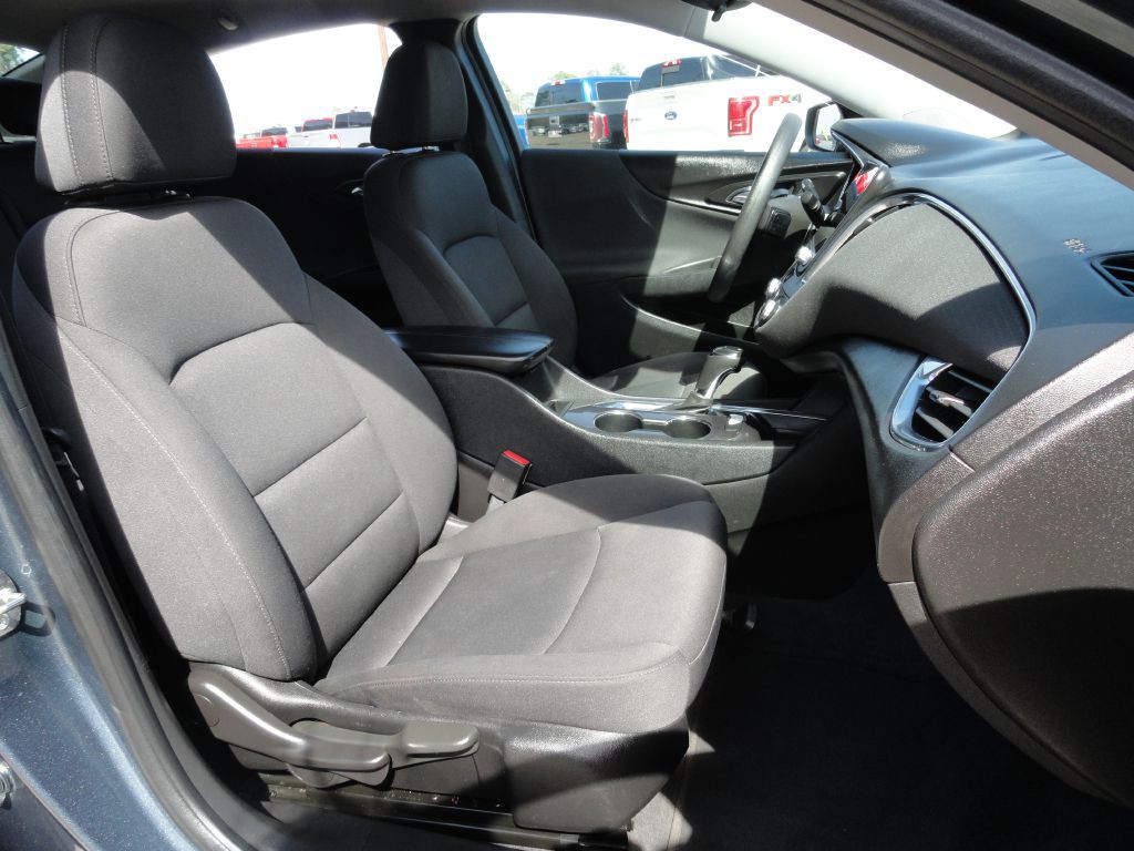 2019 Chevrolet Malibu Image 8