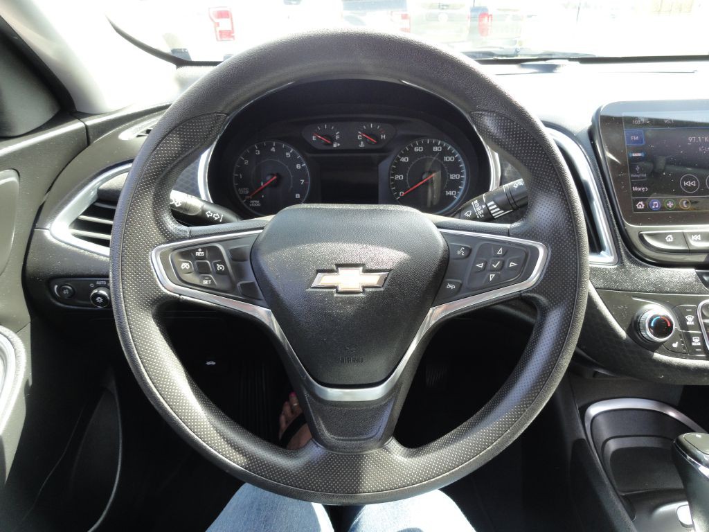 2019 Chevrolet Malibu Image 17