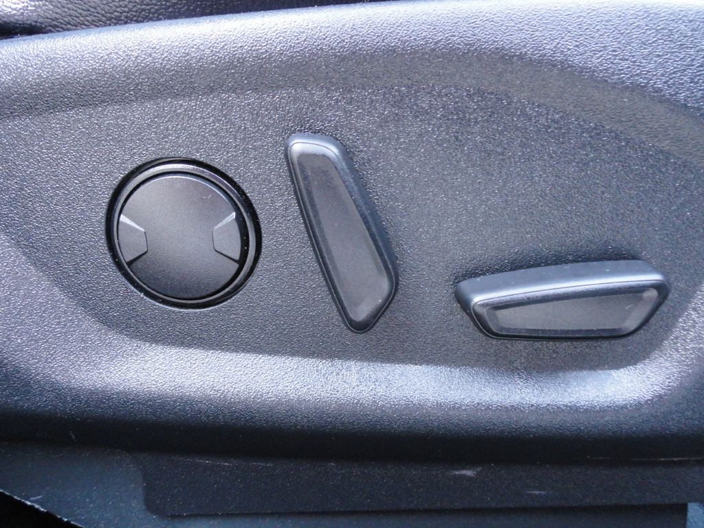 2019 Ford Explorer Image 32