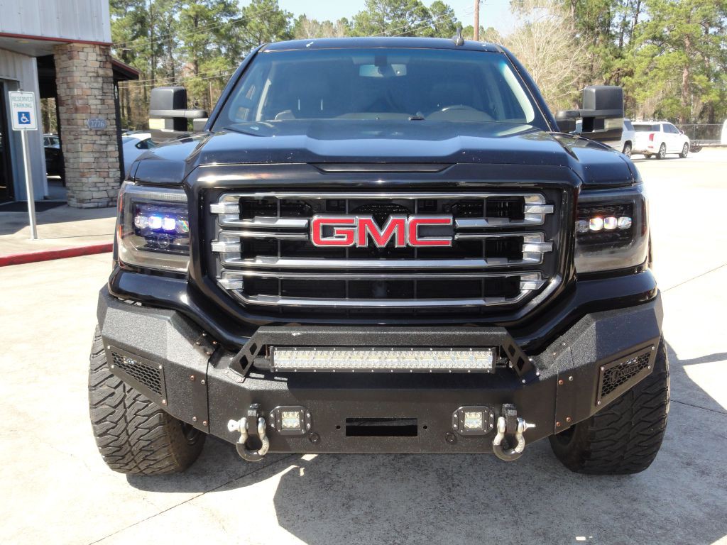 2017 GMC Sierra Image 2