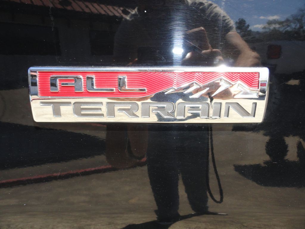 2017 GMC Sierra Image 32