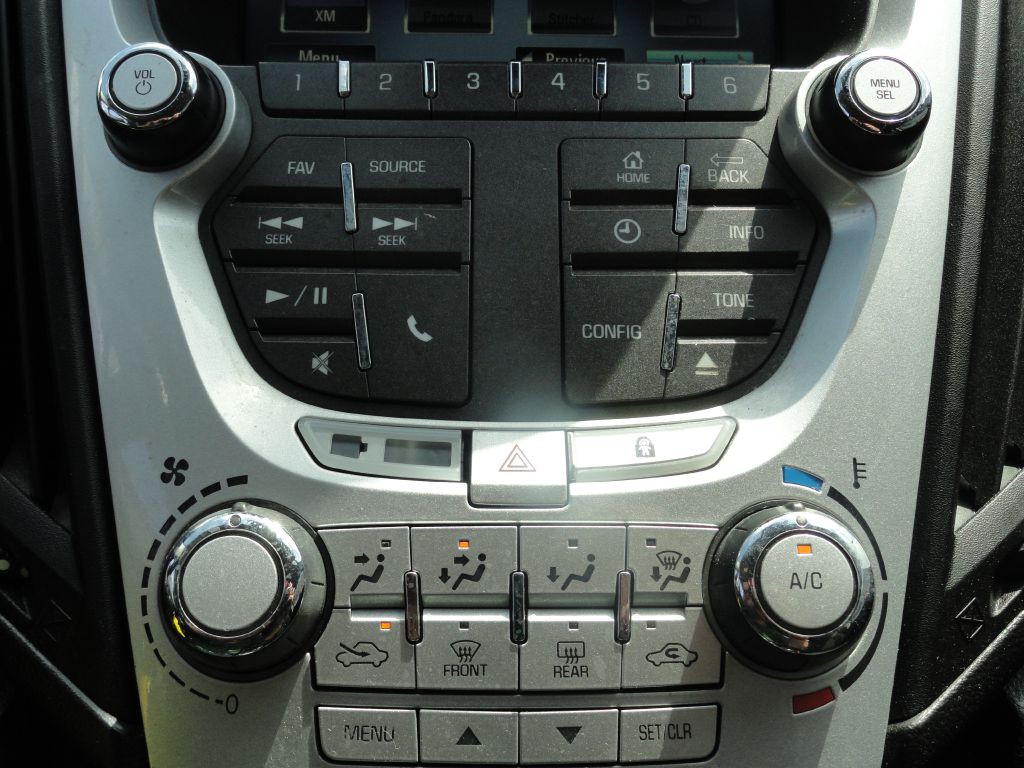 2015 Chevrolet Equinox Image 17