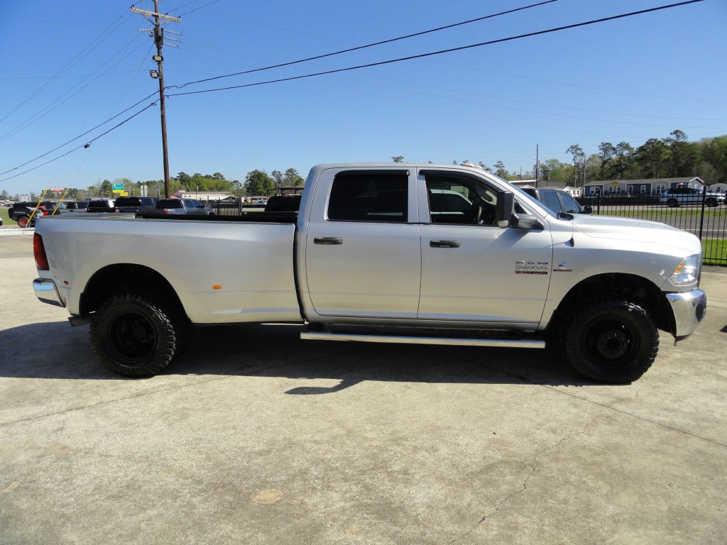 2016 RAM 3500 Image 5