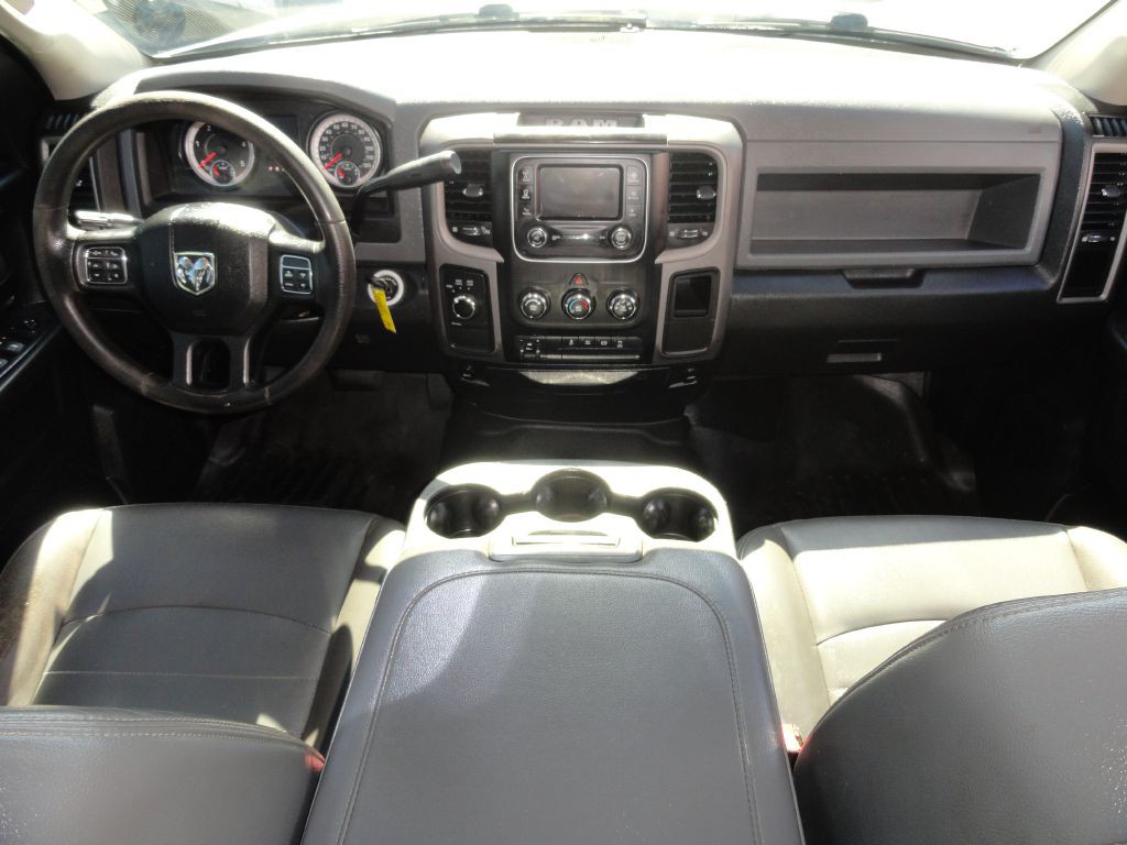 2016 RAM 3500 Image 6