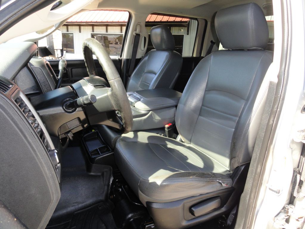 2016 RAM 3500 Image 9