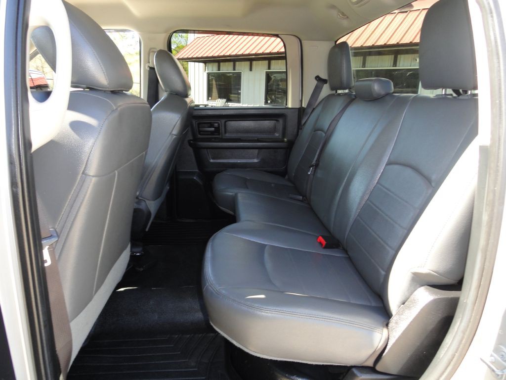 2016 RAM 3500 Image 10