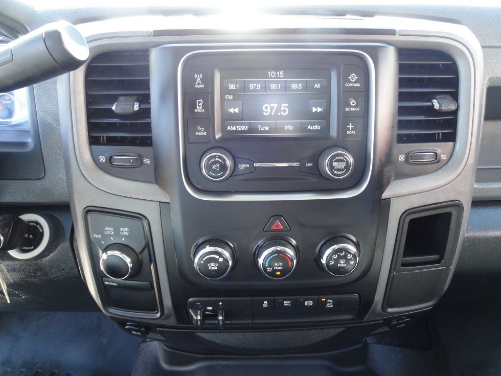 2016 RAM 3500 Image 12