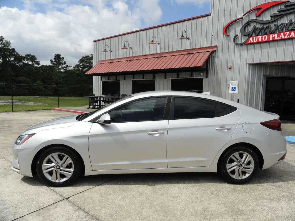 2020 Hyundai Elantra Image 3