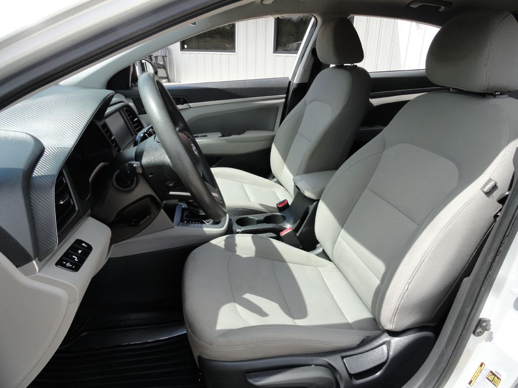2020 Hyundai Elantra Image 10