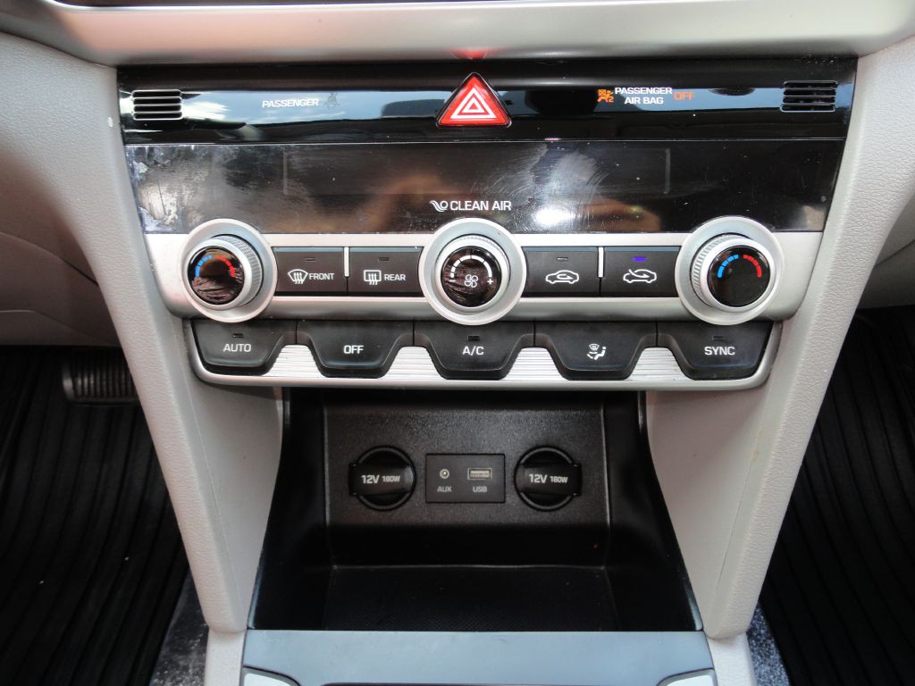 2020 Hyundai Elantra Image 14