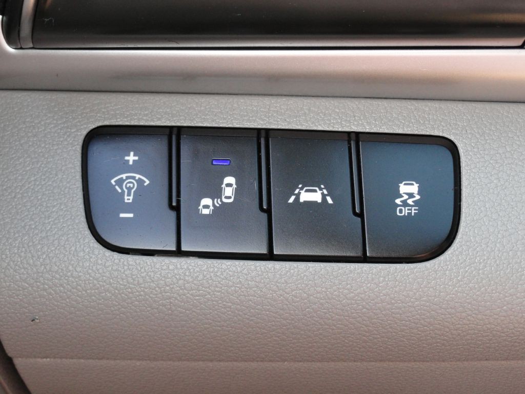 2020 Hyundai Elantra Image 15