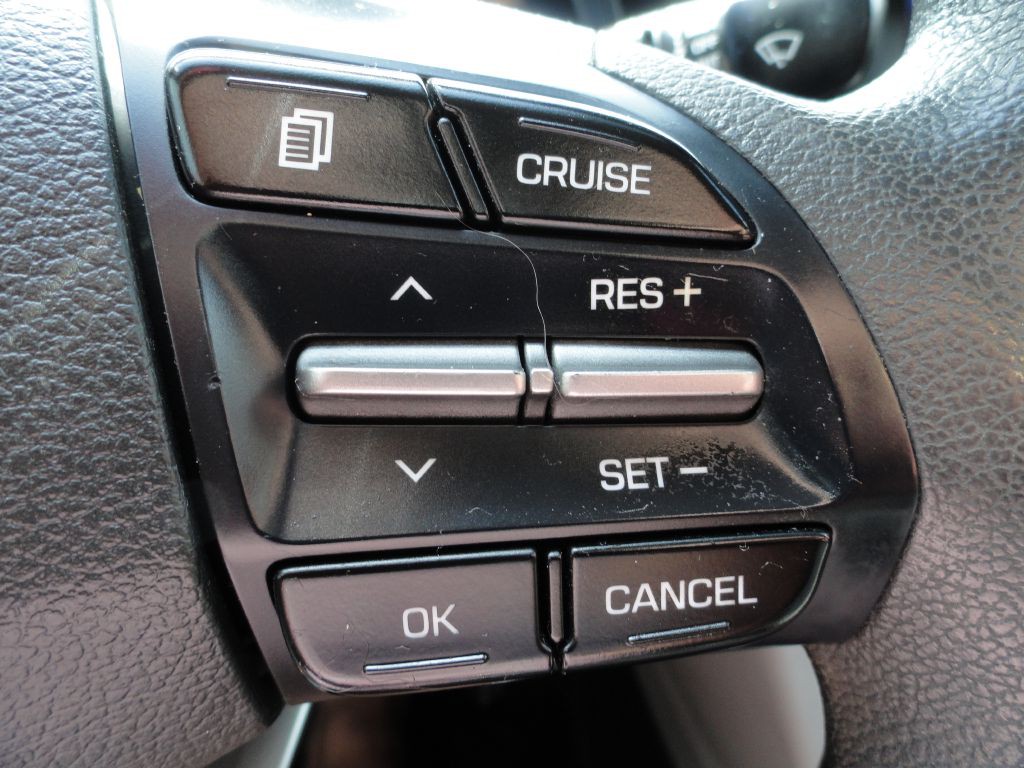 2020 Hyundai Elantra Image 18