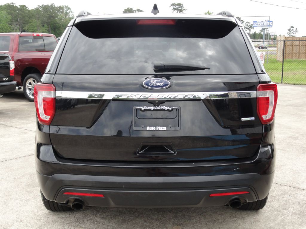 2016 Ford Explorer Image 4