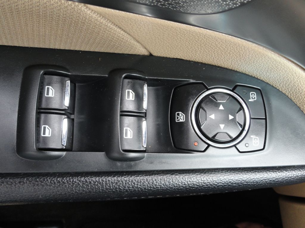 2016 Ford Explorer Image 28