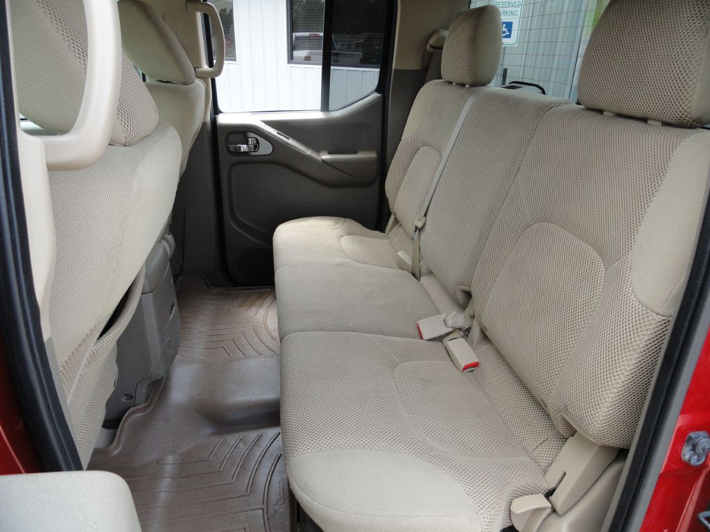 2010 Nissan Frontier Image 8