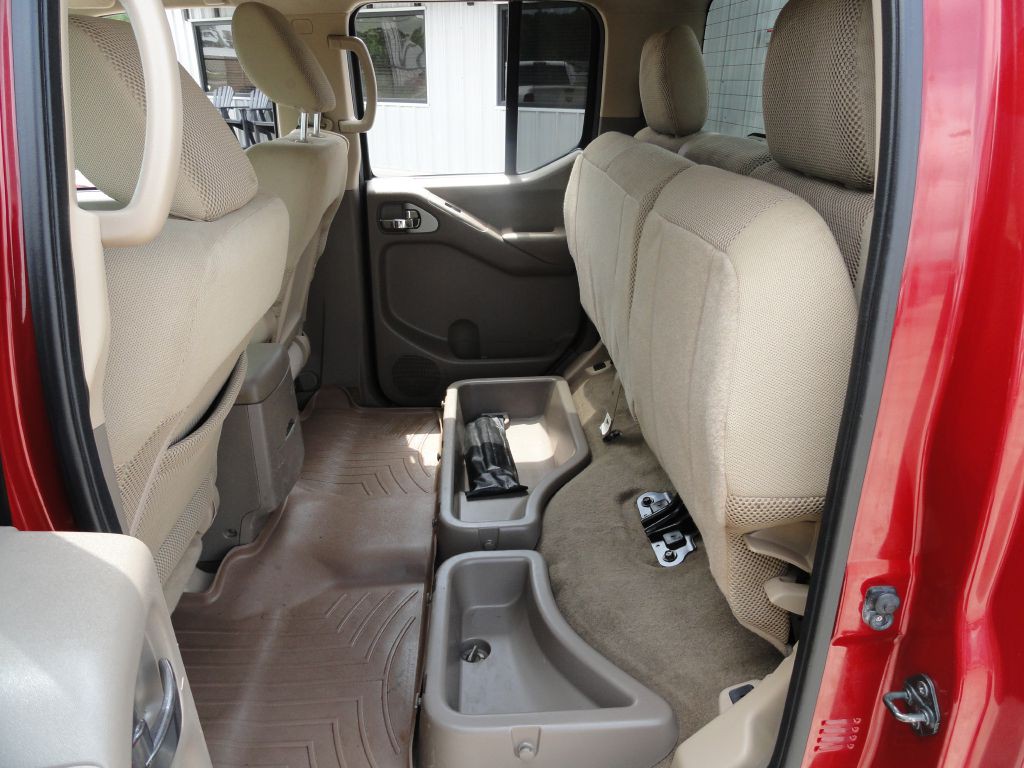2010 Nissan Frontier Image 9