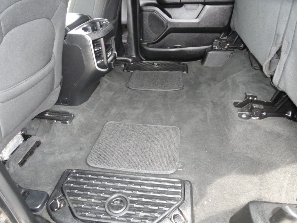 2022 RAM 1500 Image 9