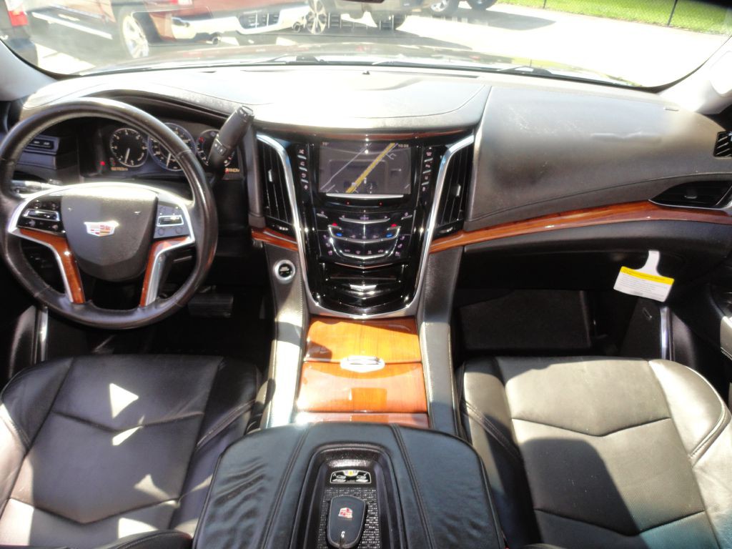 2015 Cadillac Escalade Image 6