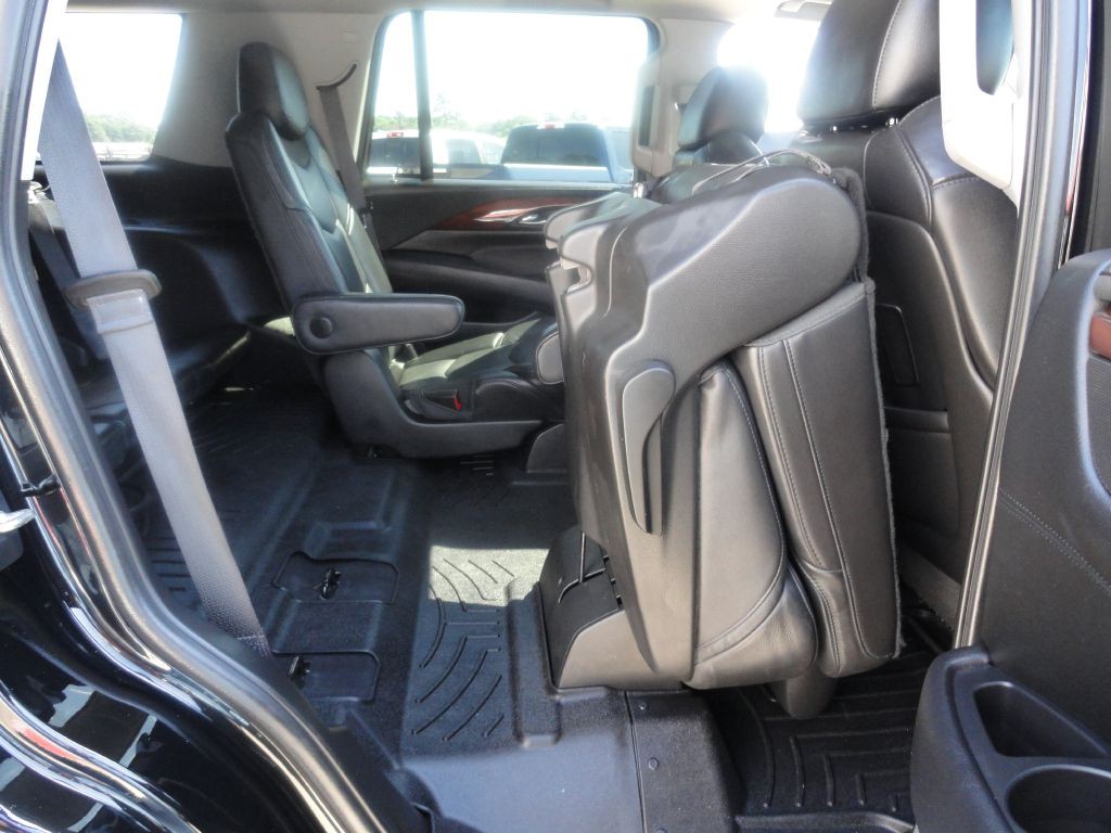 2015 Cadillac Escalade Image 8