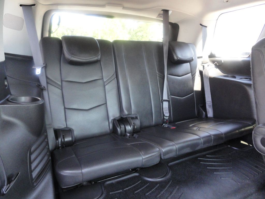 2015 Cadillac Escalade Image 9