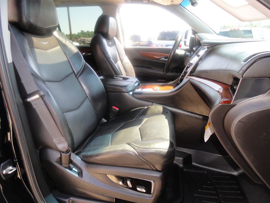 2015 Cadillac Escalade Image 10