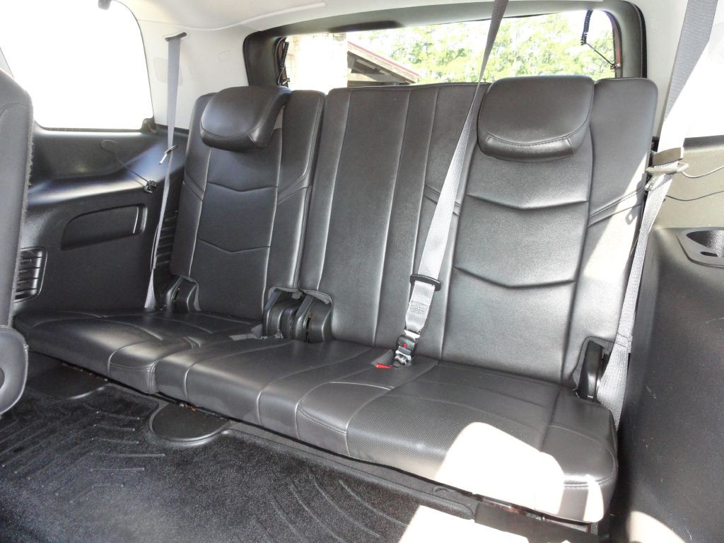 2015 Cadillac Escalade Image 11