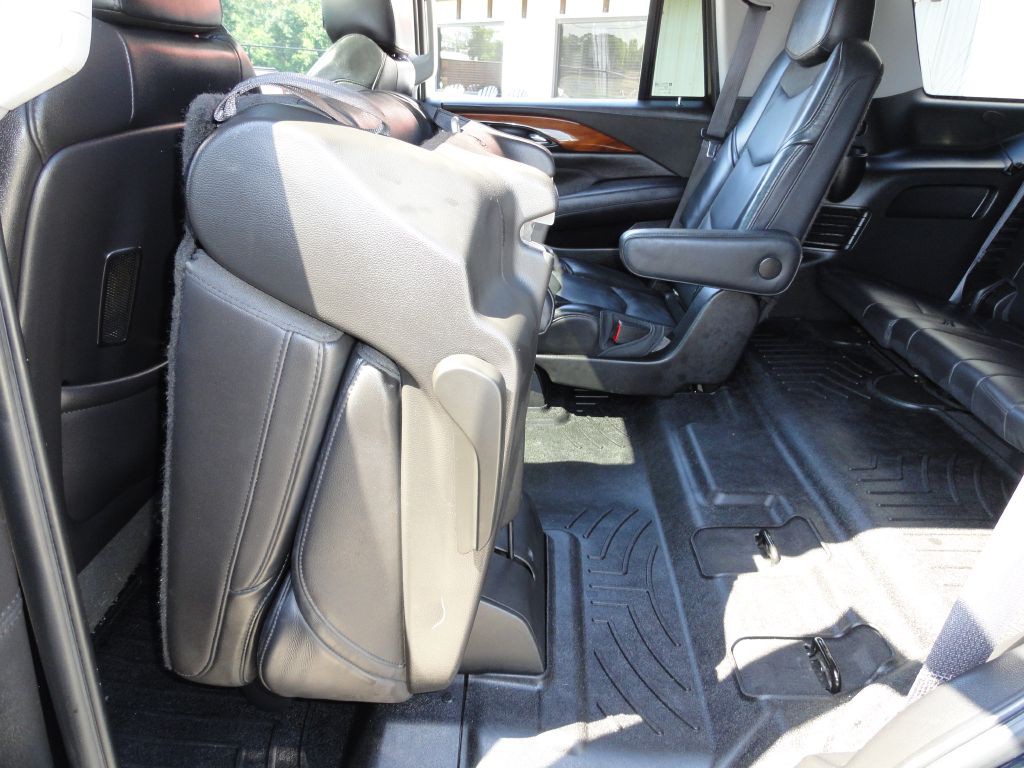 2015 Cadillac Escalade Image 12