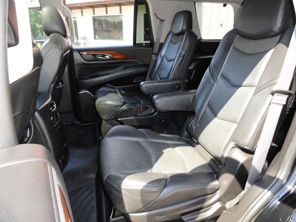 2015 Cadillac Escalade Image 13