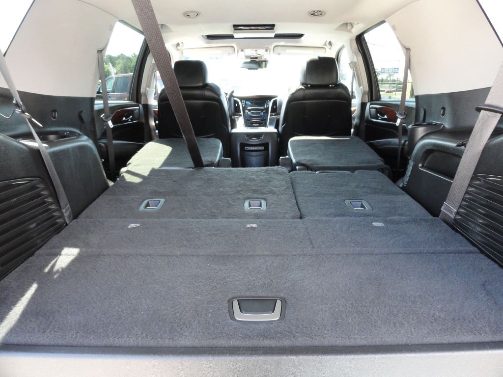 2015 Cadillac Escalade Image 17