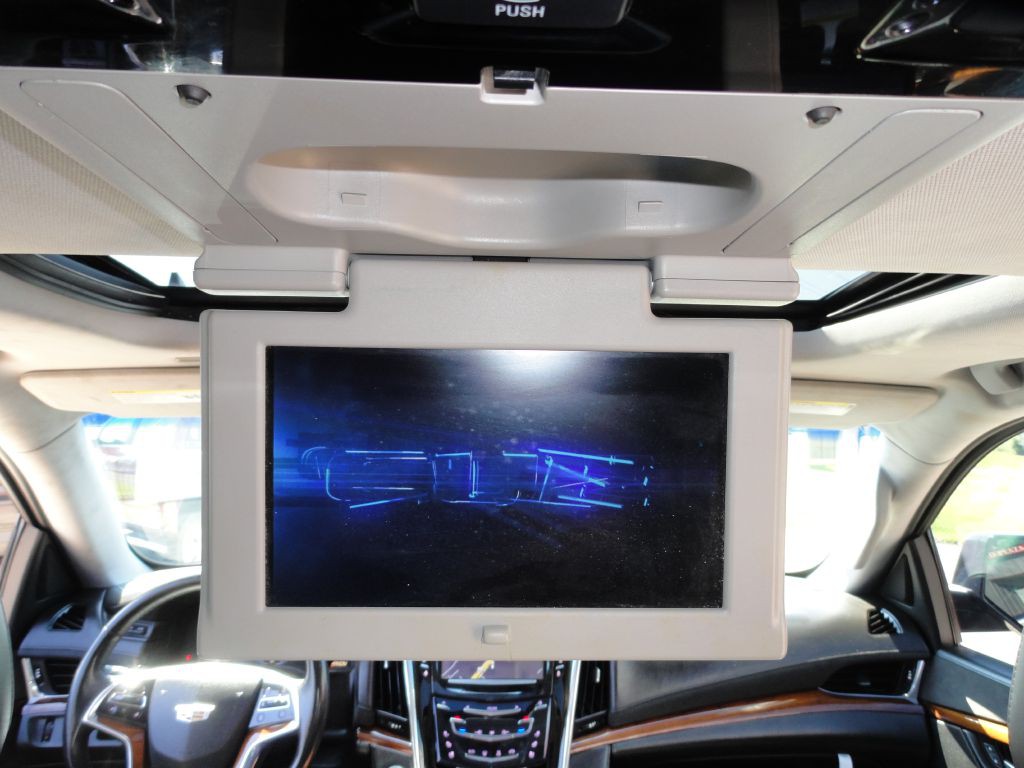 2015 Cadillac Escalade Image 21
