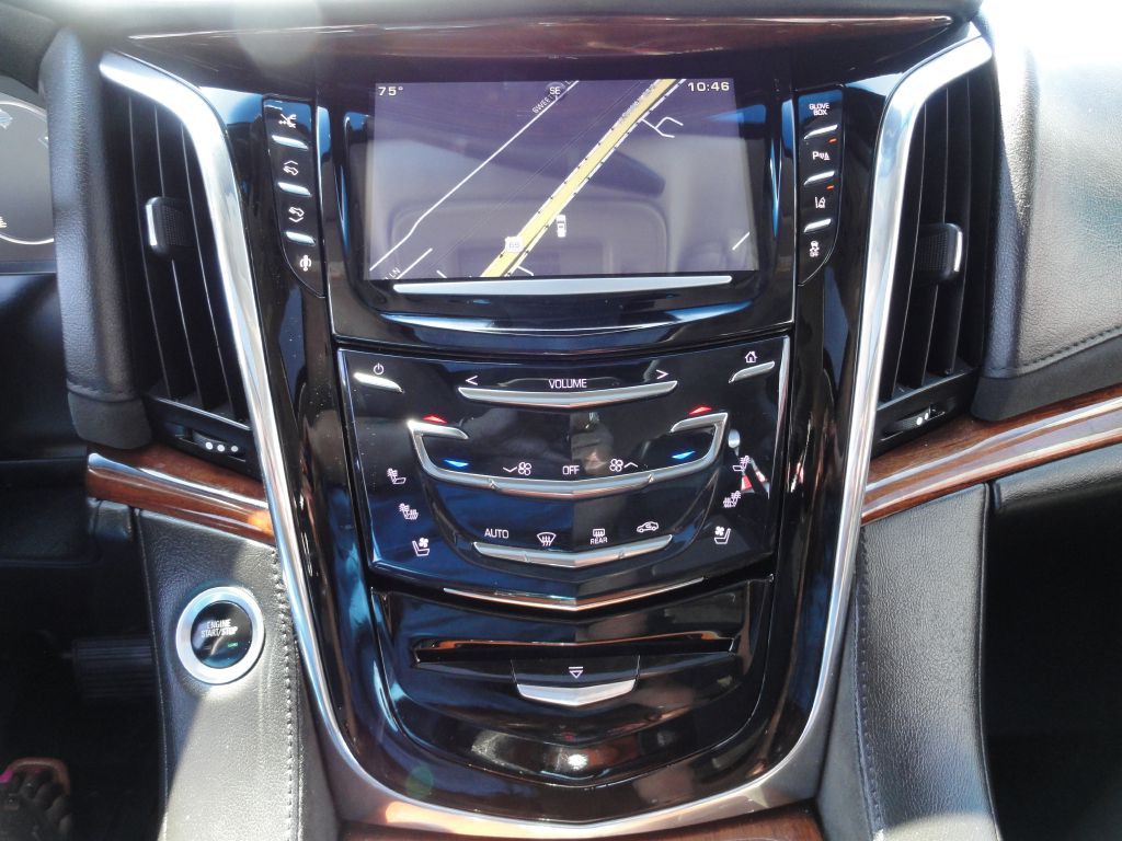 2015 Cadillac Escalade Image 22