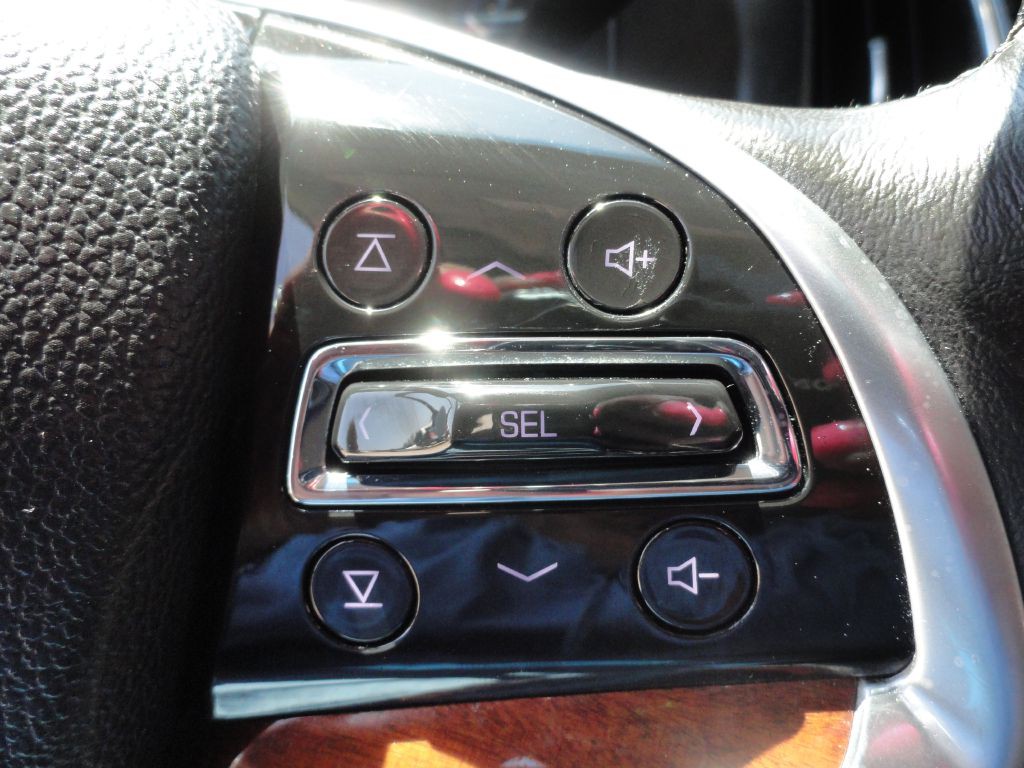 2015 Cadillac Escalade Image 34