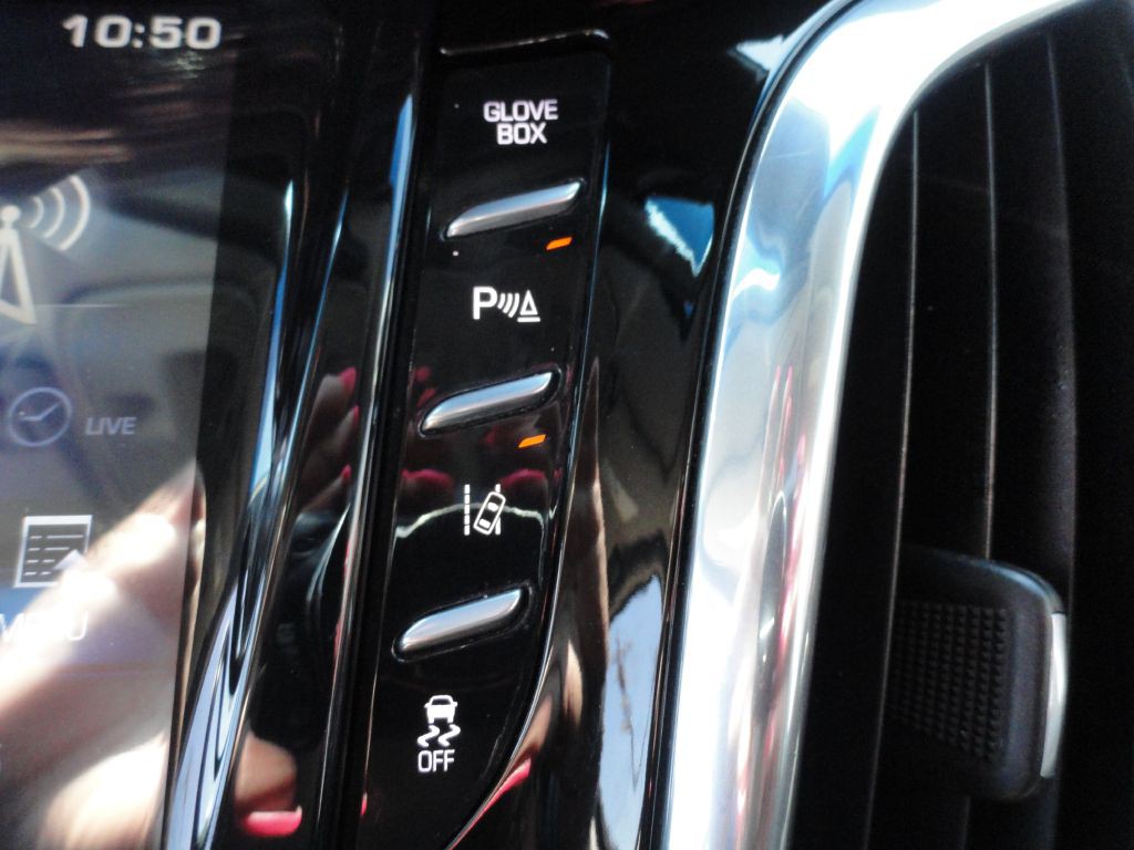 2015 Cadillac Escalade Image 35