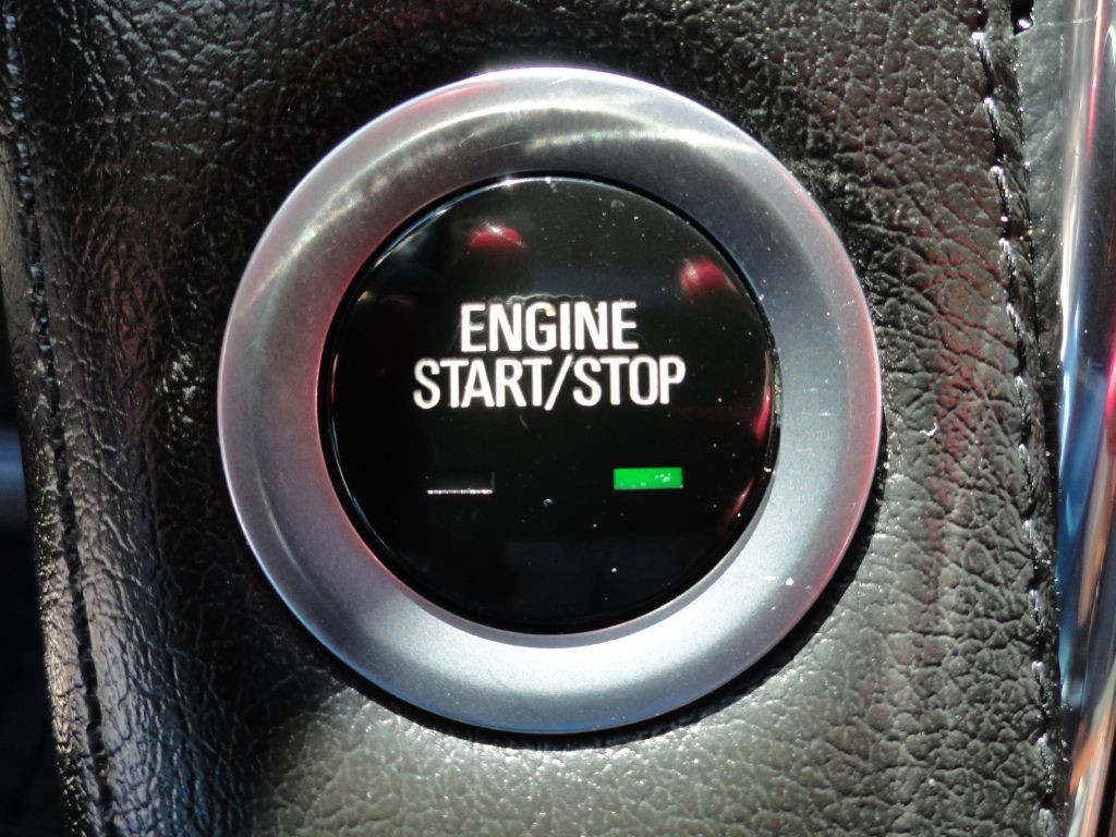 2015 Cadillac Escalade Image 38
