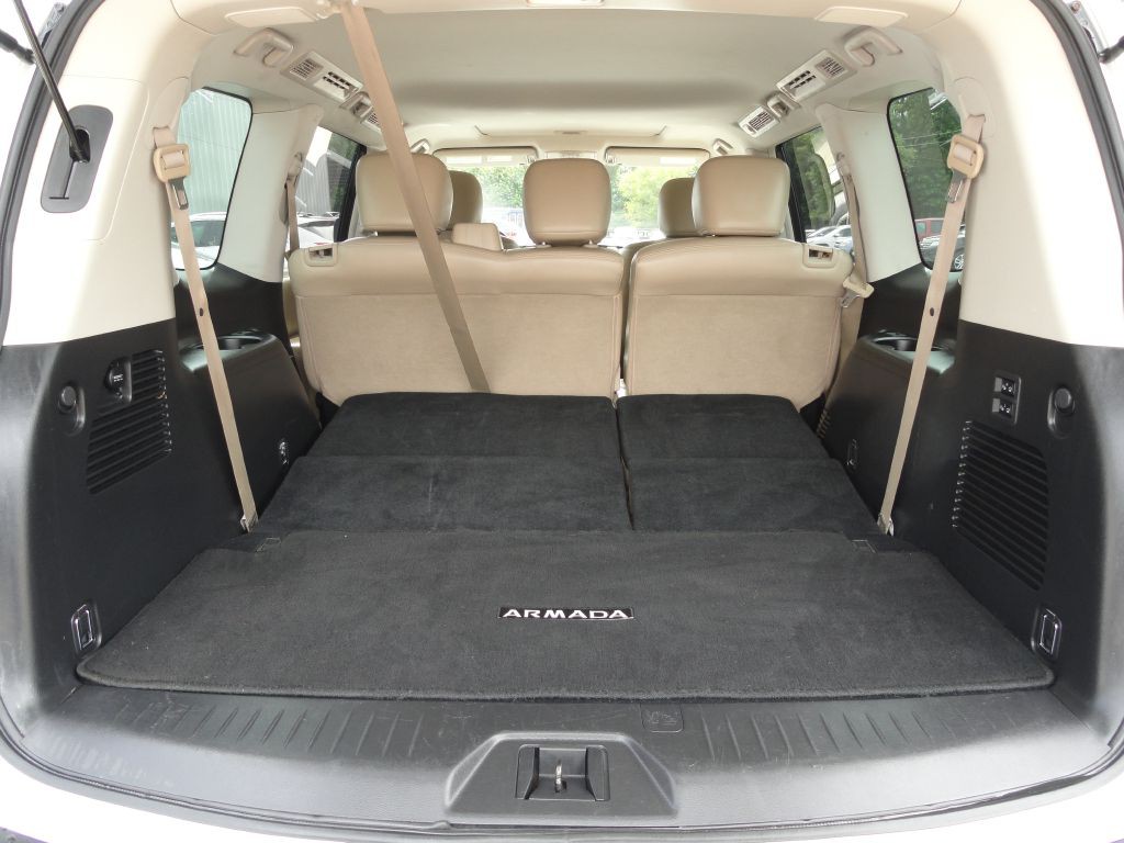 2018 Nissan Armada Image 16