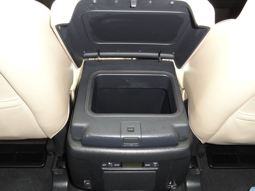 2018 Nissan Armada Image 40