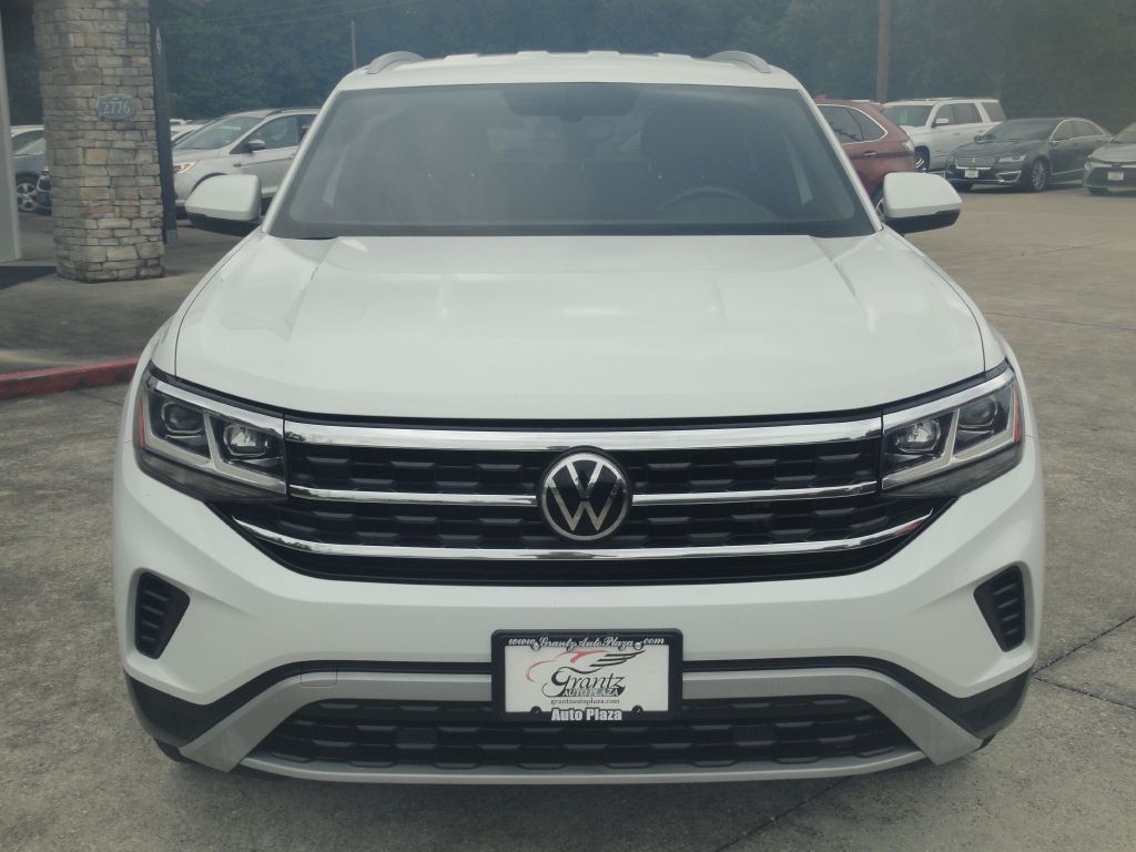 2020 Volkswagen Atlas Cross Sport Image 2