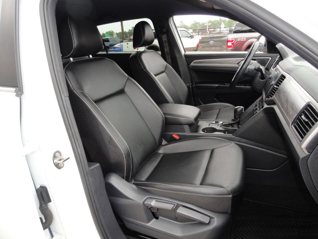 2020 Volkswagen Atlas Cross Sport Image 8