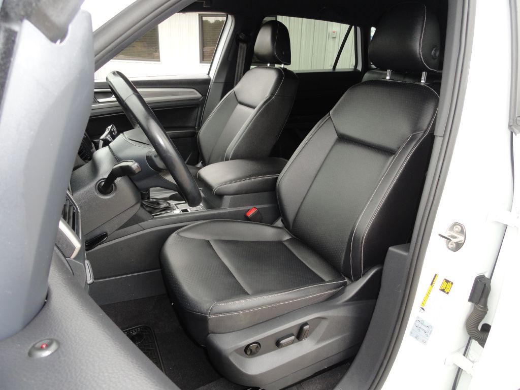 2020 Volkswagen Atlas Cross Sport Image 9